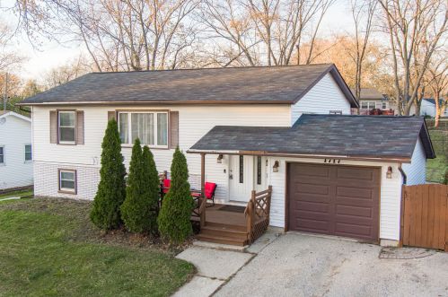 1717 Green Meadows Blvd, Streamwood, IL 60107-1830