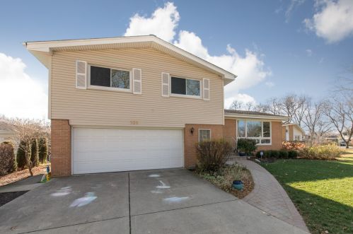 109 Sunset Rd, Mount Prospect, IL 60056-4250