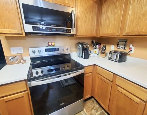 143 Mclaren Dr, Sycamore IL  60178-2256 exterior