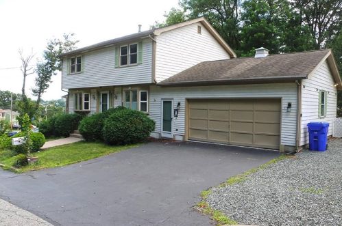 2 Gale Ct, Providence, RI 02904-1033