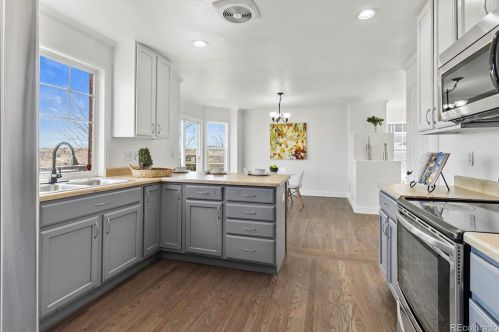 4824 Eaton Park Way, Aurora CO 80016-5926 exterior