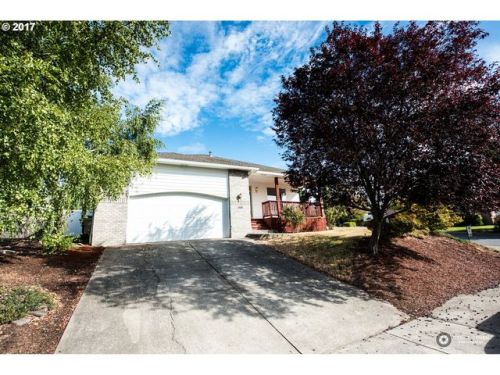302 Elderberry Ln, Dallas, OR 97338-1197