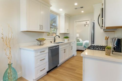 412 Monterey Ave, Capitola CA  95010-3614 exterior