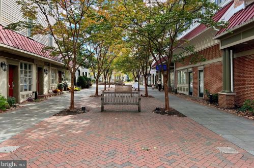 135 Warwick Rd, Tavistock NJ  08033-3706 exterior