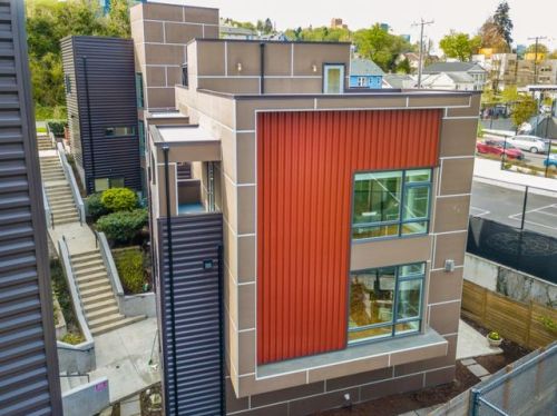 1758 Valentine Pl, Seattle, WA 98144-4451