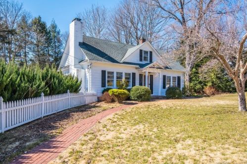 35 Judson Ave, Woodbury, CT 06798-2830