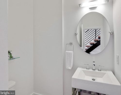 1220 Kater St, Philadelphia PA 19147-2011 exterior