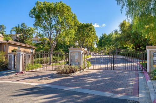 384 Corte San Rio, San Marcos, CA 92078-4203