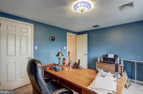 2045 Rockvale Rd, Lancaster PA  17602-1405 exterior