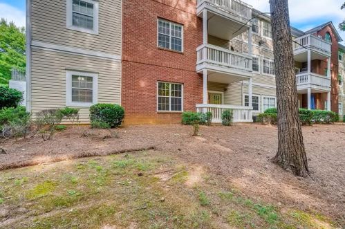 4241 Orchard Grv, Stone Mountain, GA 30083-1293