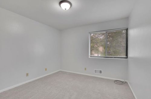 2560 Bradford Sq, Atlanta GA  30345-1339 exterior