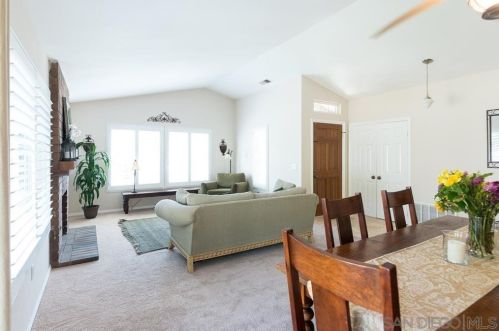 4776 Gateshead Rd, Carlsbad, CA 92010-6578