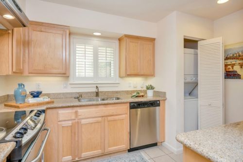 210 Foss Creek Cir, Healdsburg, CA 95448-4297