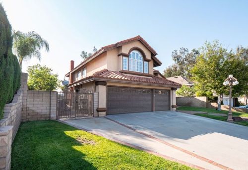 725 Timberland Ln, Walnut, CA 91789-0922