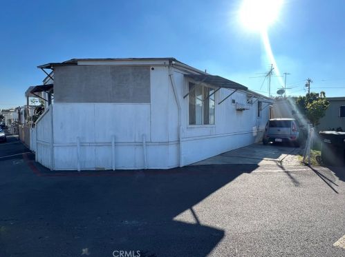 6656 Rosecrans Ave, Paramount, CA 90723-3100