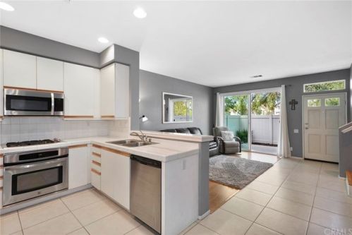 886 Yellowstone Way, Anaheim, CA 92808-2358