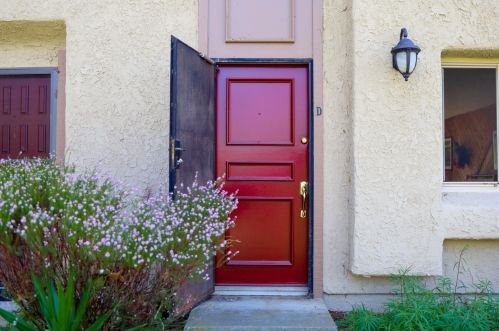 1075 Palmetto Way, Carpinteria, CA 93013-2868