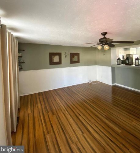 44 Wagon Wheel Dr, Erial, NJ 08081-4807