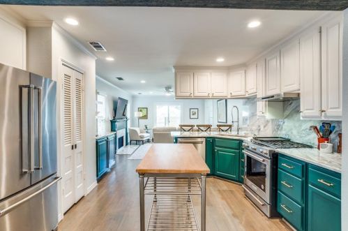 4408 Greenbrier Dr, Dallas TX  75225-6641 exterior