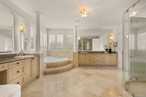 4753 Farmers Rd, Honolulu HI  96816-5443 exterior