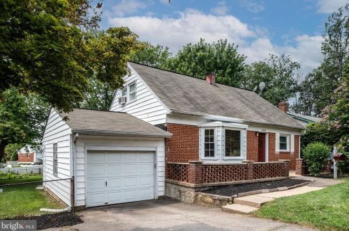 2101 York Dr, Woodbridge, VA 22191-2400