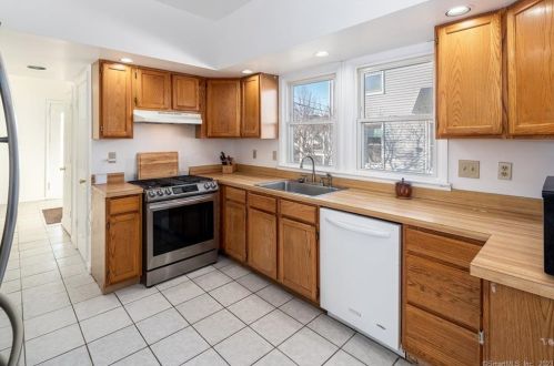 72 Osborne Ave, Norwalk CT  06855-1020 exterior