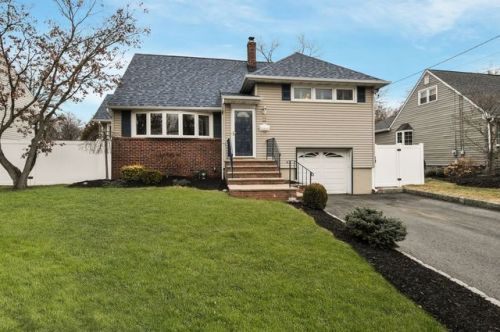 39 Mendell Ave, Cranford, NJ 07016-3411