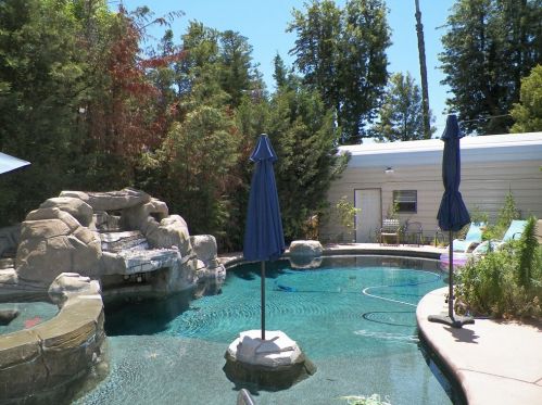 10080 Victoria Ave, Riverside CA  92503-6146 exterior