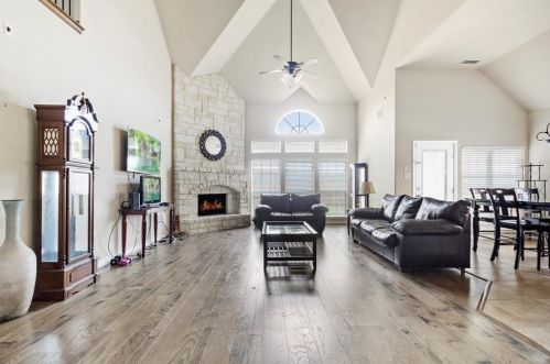 4904 Copper Cove Cir, Midlothian, TX 76063-6832