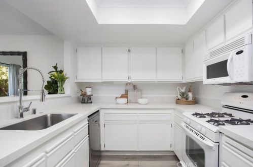 1052 Dewcrest Dr, Anaheim CA  92808-2403 exterior
