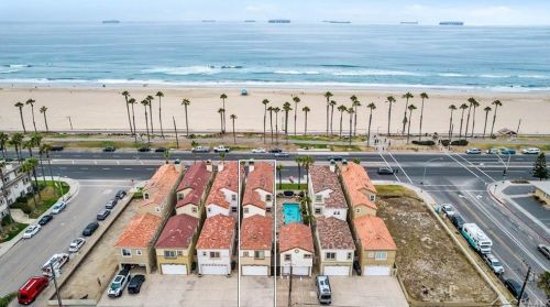 1610 Pacific Coast Hwy, Huntington Beach CA  92648-4434 exterior