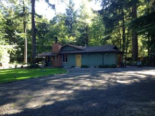 53281 Sylvan Dr, Sandy, OR 97055-7784