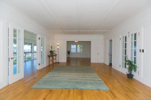 2021 Kakela Dr, Honolulu HI  96822-2158 exterior