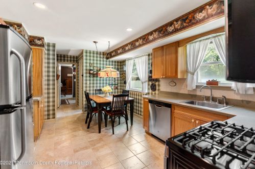 5 Stephanie Ct, Jackson Twp, NJ 08527-1727