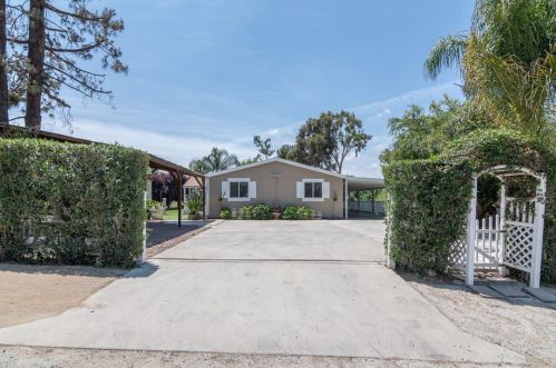 21857 Raynor Ln, Wildomar, CA 92595-9089