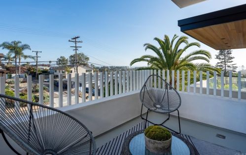 68 F St, Encinitas, CA 92024-3613