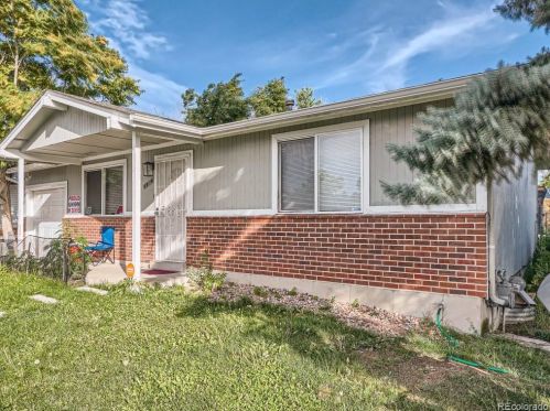 5354 Blackhawk Way, Denver, CO 80239-6018