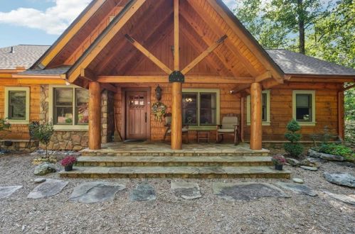 145 Laurel Glen Dr, Ellijay, GA 30536