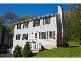 4 Richard Blvd, Huntington, CT 06484-4385