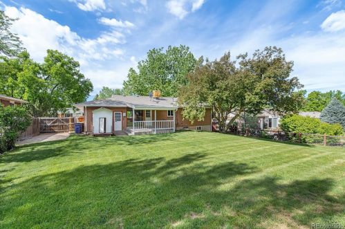 8307 Lehigh Dr, Denver CO  80237-1644 exterior