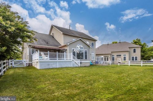 8 Farmstead Pl, Middletown MD  21769-7742 exterior