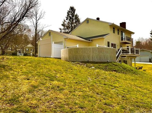 23 Birchwood Dr, Killingly CT  06241-2200 exterior