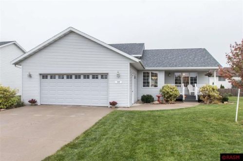 120 Uriah Ct, Mankato, MN 56001-6484