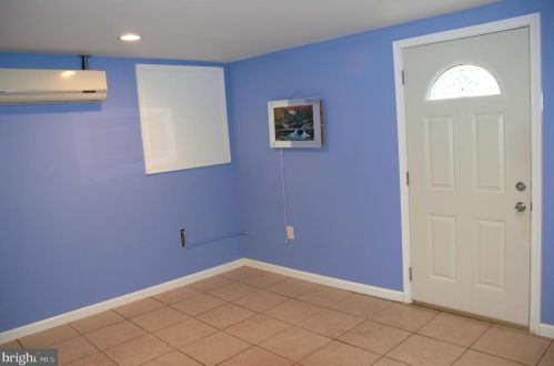 7635 Dunston St, Springfield VA  22151-2611 exterior