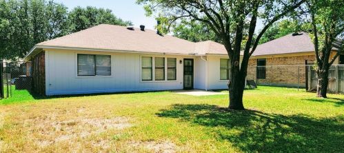 2504 Woodlark Dr, Fort Worth TX  76123-1152 exterior