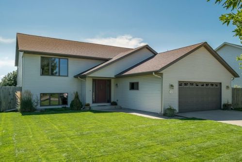 312 Cole Ct, Mankato, MN 56001-6428