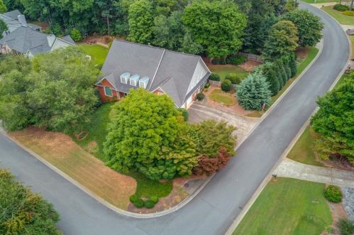 1001 Cherbrooke Ln, Marietta, GA 30064-5508