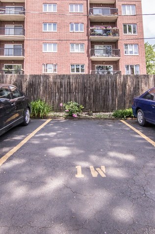 1440 Jefferson St, Des Plaines IL  60016-4488 exterior
