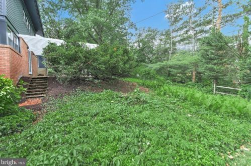 173 Strathcona Dr, York PA  17403-3830 exterior