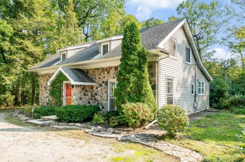 1800 Telegraph Rd, Bannockburn, IL 60015-1862